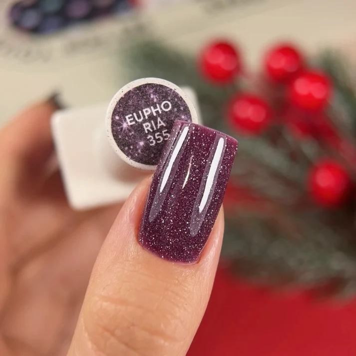 NAILSOFTHEDAY Cocktails gel polish „Euphoria“ — violetinis atspindintis gelinis lakas, 10 ml