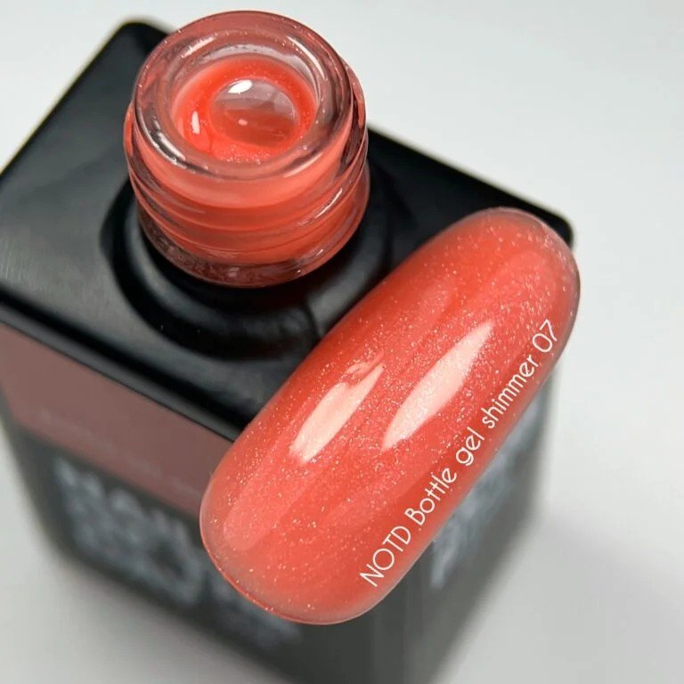 img_7500-768x768 NAILSOFTHEDAY Bottle gelis „shimmer 07“ – itin stiprus koralinės spalvos su sidabro blizgesiu, 10 ml.