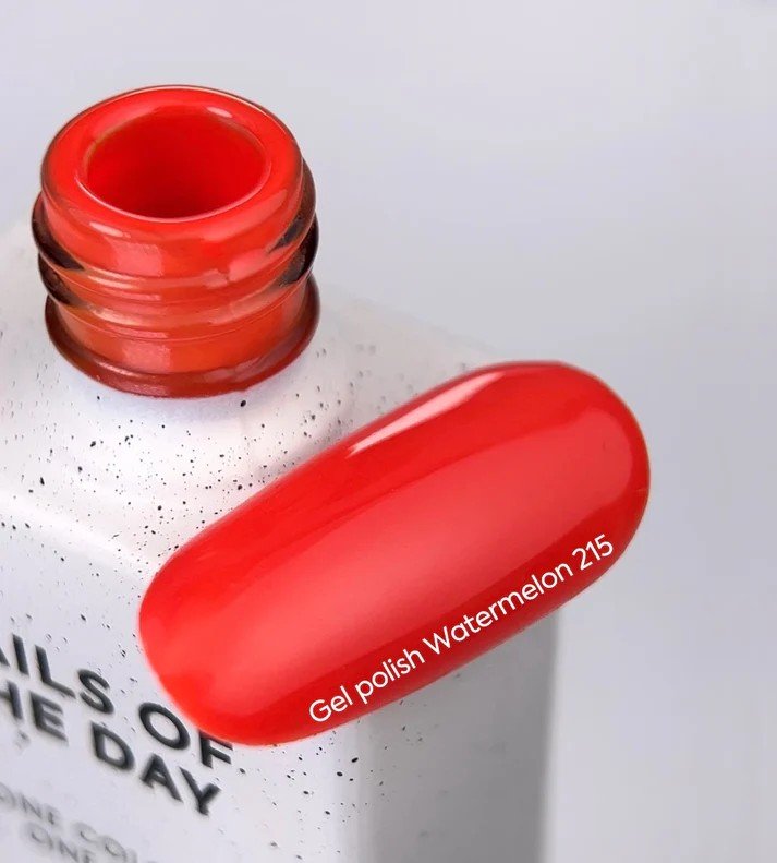 NAILSOFTHEDAY Summer let‘s special „Watermelon-215“ — sodrus koralų raudonumo atspalvis, visiškai padengiantis vienu sluoksniu, 10 ml