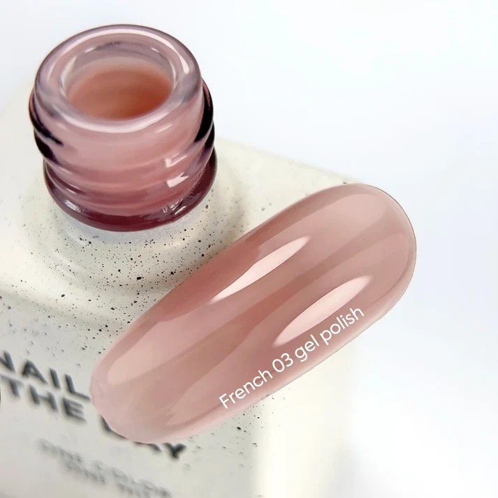 NAILSOFTHEDAY gelinis lakas „French 03“ — kūno spalvos gelinis lakas su sumažintu pigmentacijos lygiu, 10 ml