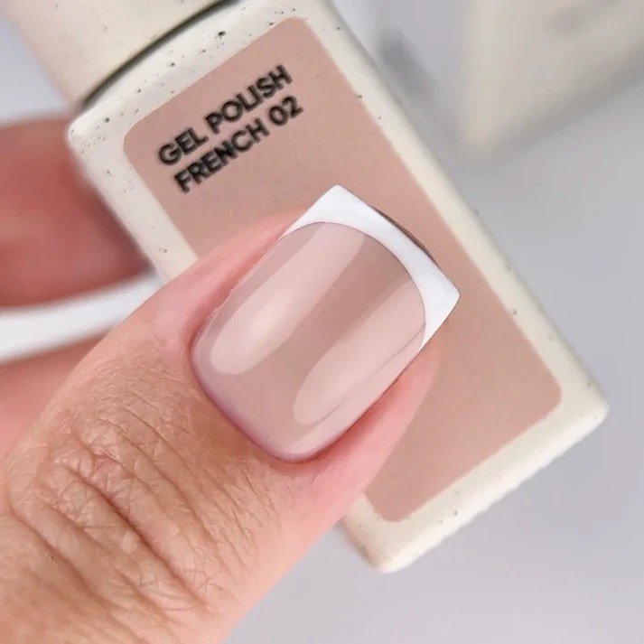 NAILSOFTHEDAY gelinis lakas „French 02“ — smėlio spalvos kūno spalvos gelinis lakas su sumažintu pigmentacijos lygiu, 10 ml