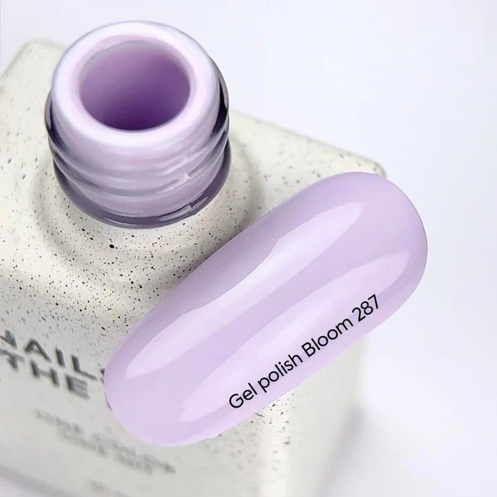 NAILSOFTHEDAY Gel polish „Bloom drop 287“ — subtilus alyvinis atspalvis, visiškai padengiantis vienu sluoksniu, 10 ml.